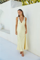 Cheers To You Satin Maxikleid Gelb