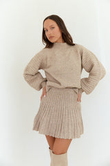 Saisonales Strickpullover Kamel