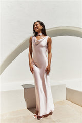 Blossom Kisses Satin-Maxikleid Pink