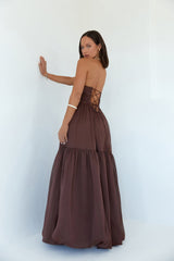 Unvergesslicher Stil Trägerloses Maxikleid Braun