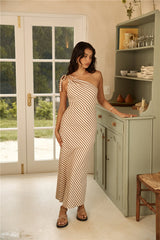 Island Escape One-Shoulder-Maxikleid Braun