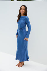 Das Vergissmeinnicht-Satin-Midikleid Marineblau