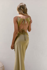 City Silhouettes Satin Maxikleid Olive