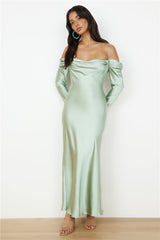 Classic Moments Satin-Maxikleid Salbeigrün