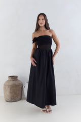 Wish List Getaway One-Shoulder Maxikleid Schwarz