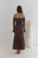 Here For Love schulterfreies Mesh-Maxikleid Schokolade