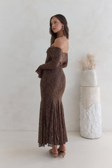Here For Love schulterfreies Mesh-Maxikleid Schokolade