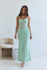 Mesh-Maxikleid „Caught Your Eye“ trägerlos Salbeigrün