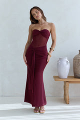 Maxikleid "Caught Your Eye" aus Mesh ohne Träger, Bordeaux