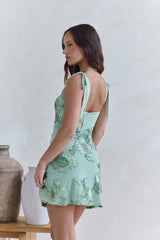 Spinning Skies Mesh-Minikleid Salbeigrün
