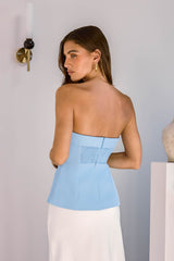 Weiches feminin geschnittenes trägerloses Top Blau