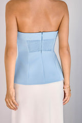 Weiches feminin geschnittenes trägerloses Top Blau