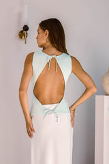 Dezent elegantes, maßgeschneidertes Cowl-Top in Mint