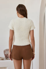 Old Money Hour Flauschiger Kurzarmpullover aus Strick Weiß