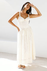 Verzaubertes Nebel Maxikleid Creme
