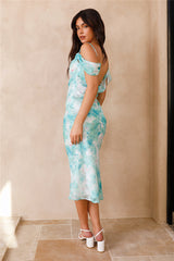Blumenwind Midi-Kleid Grün