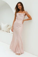 DEAR EMILIA Opulent Events Satin Maxikleid Champagne