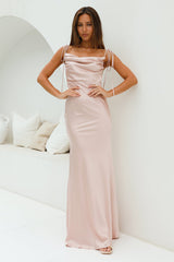 DEAR EMILIA Opulent Events Satin Maxikleid Champagne