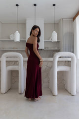 Sundown Secrets schulterfreies Maxikleid Weinrot