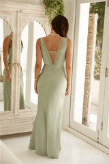 Traumhaftes Maxi-Kleid Salbeigrün