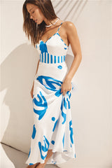 Whirlwind Skies Maxikleid aus Satin in Blau
