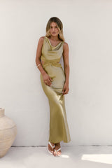 City Silhouettes Satin Maxikleid Olive