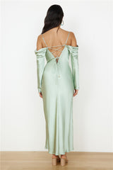 Classic Moments Satin-Maxikleid Salbeigrün