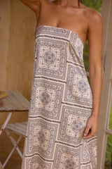 Exotic Nights Trägerloses Satin-Maxikleid Beige