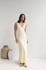 Lost In Daydreams Satin Maxikleid Gelb