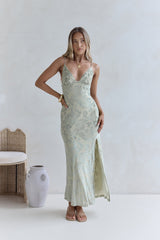 Maxikleid aus Mesh „Far And Away“ Salbeigrün