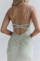 Maxikleid aus Mesh „Far And Away“ Salbeigrün