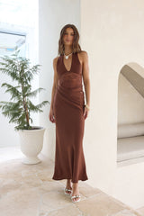 Call Me Yours Neckholder-Maxikleid aus Satin mit Spitze