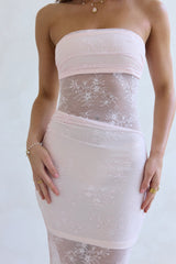 Für das trägerlose Maxi-Spitzenkleid „The Lovers“ in Rosa