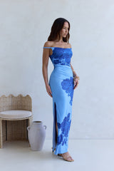 The Darling Edit Off-Shoulder Maxikleid Blau