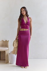 Best Believe Maxikleid mit Neckholder und Spitze in Pflaume