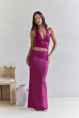 Best Believe Maxikleid mit Neckholder und Spitze in Pflaume