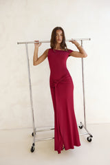 Hold Me Close Carmen-Maxikleid Burgund