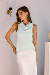 Dezent elegantes, maßgeschneidertes Cowl-Top in Mint