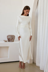 Cross The Skies Satin-Maxikleid mit langen Ärmeln, Weiß