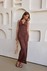 Flamingo Nights Neckholder-Strickmaxikleid Schokolade