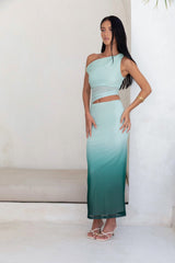 Weiches schulterfreies Mesh-Maxikleid in Grün