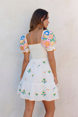 Minikleid Blütenmeer Weiß
